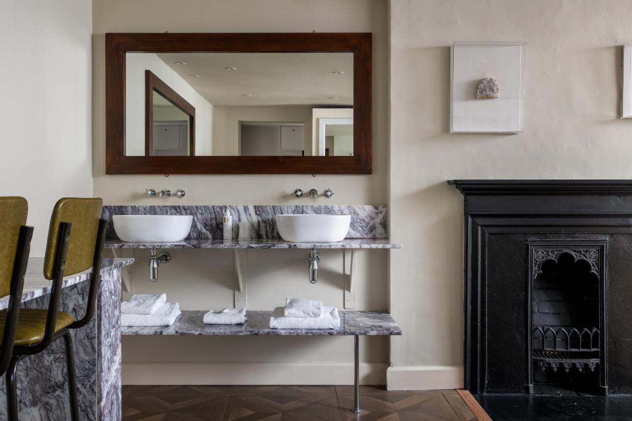 Bed and Breakfast St Johns House Личфилд Экстерьер фото